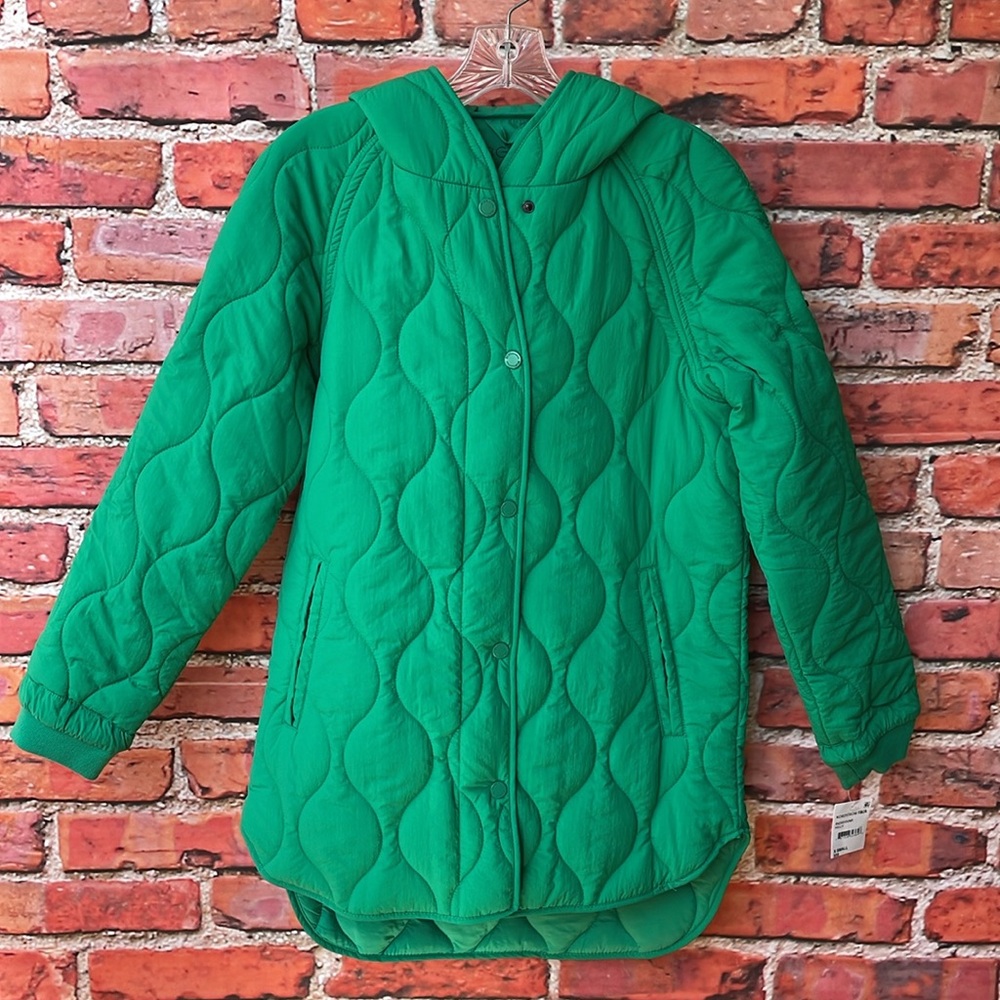 Vibrant Green BCBGeneration Onion Quilt Hooded Jacket in Kelly Green